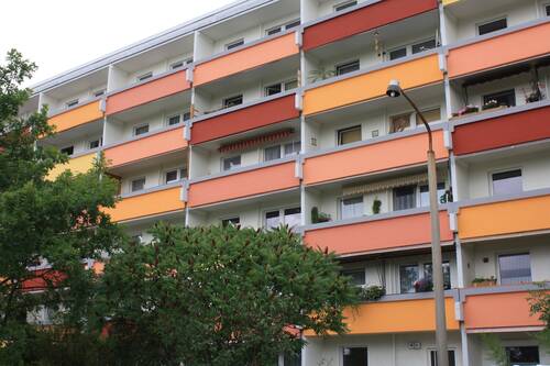 Außenansicht - 3 Zimmer Etagenwohnung zur Miete in Bitterfeld-Wolfen