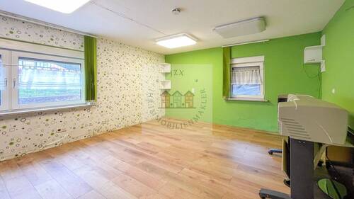 Kinderzimmer/Büro Kellergeschoss - 
