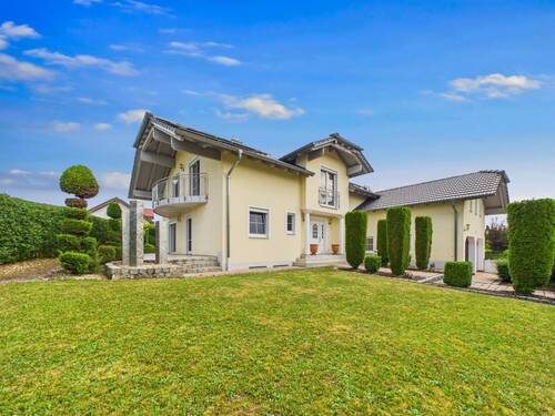 Bild 1 - Exklusives Familienanwesen mit Weitblick in ruhiger Lage