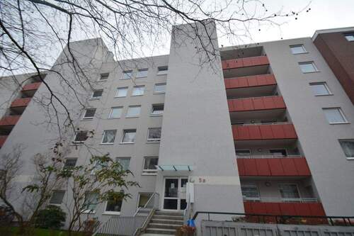 Hausansicht - Erstbezug nach Sanierung! Großzügige 2-Zimmer-Wohnung in beliebter Lage