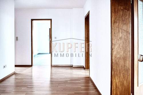 © KI DG-Wohnung Bubenreuth - 3 Zimmer Etagenwohnung in Bubenreuth