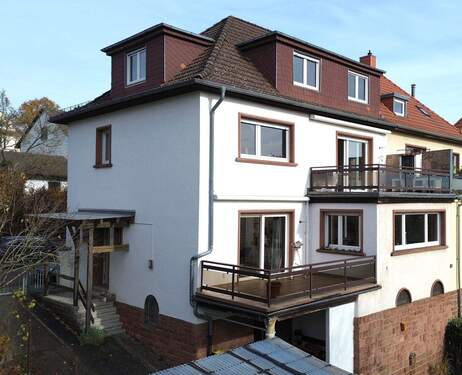 Außenansicht - 8 Zimmer Einfamilienhaus zum Kaufen in Kaiserslautern