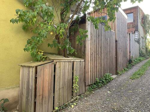 Zugang von hinten durch Gasse - Einfamilienhaus mit 180,00 m&sup2; in Saalfeld zum Kaufen