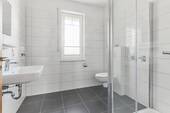 Badezimmer - Etagenwohnung mit 73,10 m&sup2; in Achim zur Miete