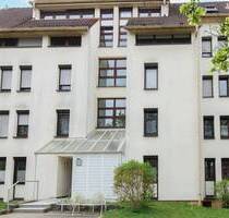 Lichtdurchflutetes Familienidyll am Feldrand: 4,5 Zimmer mit Balkon und zwei Garagen! - Bietigheim-Bissingen