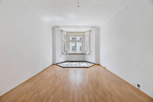 Wohnzimmer - ++ Altbaucharme im Westen - Geräumig mit Balkon und Blick ins Grüne ++