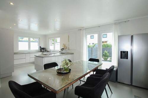 Küche und Essbereich - 5 Zimmer Einfamilienhaus zum Kaufen in Hennef