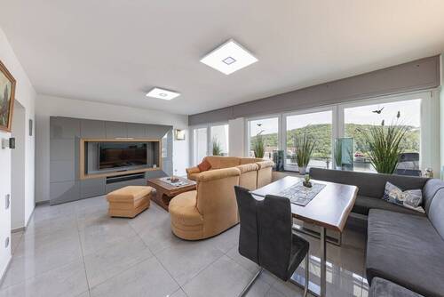 Lichtdurchfluteter Wohnbereich - 