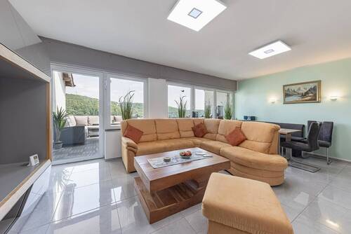 Wohnzimmer mit Ausblick - 