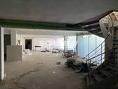 zum Obergeschoss - 