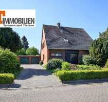 TT bietet an: Landleben mit Perspektive: Vermietetes Zweifamilienhaus mit großem Garten in idyllischer Lage von Zetel-Neuenburg!