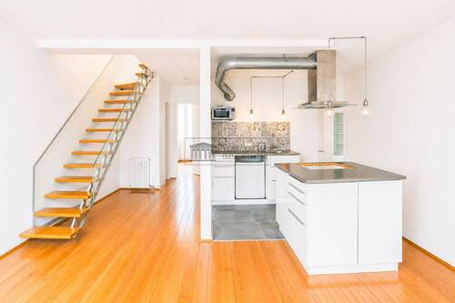 Moderne Küche - 3 Zimmer Etagenwohnung zum Kaufen in Köln
