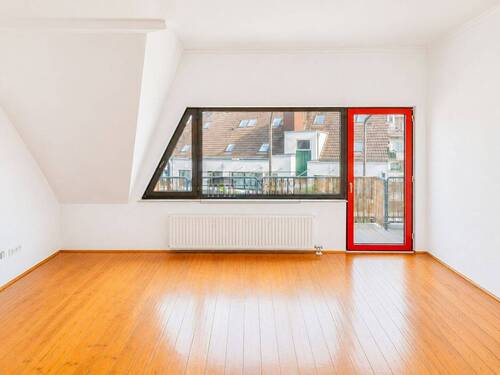 Helles Zimmer mit Balkon - Etagenwohnung mit 86,40 m&sup2; in Köln zum Kaufen