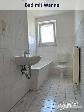 Bad mit Wanne - 