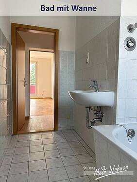 Bad mit Wanne - 