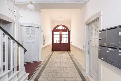 Eingang - Etagenwohnung mit 83,00 m² in Berlin zum Kaufen