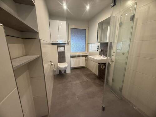 Bild 3 - 6 Zimmer Mehrfamilienhaus, Wohnhaus in Coburg