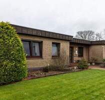 *** LIEBEVOLLER BUNGALOW in FAMILIENFREUNDLICHER LAGE und WARMEN MAUERWERK sowie GLASFASER *** - Brake Kirchhammelwarden