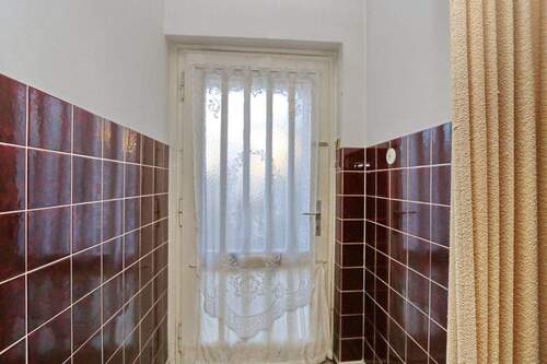 Windfang mit Eingangstür - 