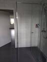 Moderne Dusche mit Glaswand - 