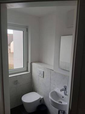 Modernes Gäste-WC - 