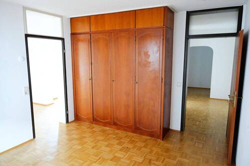 Arbeits- oder Kinderzimmer - 