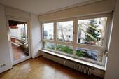 Wohnzimmer Gang zum Balkon - 