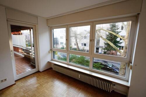Wohnzimmer Gang zum Balkon - 