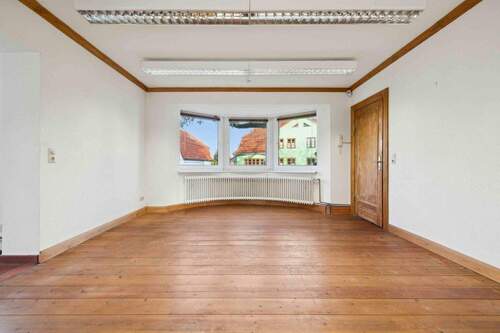 Büro oder Wohnzimmer mit Runderker - 