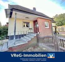 Krummesse vor den Toren Lübecks: Gemütliche Doppelhaushälfte auf naturnahem Eigenland mit Vollkeller