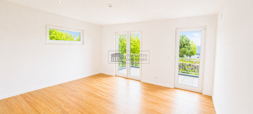 Helles Schlafzimmer im Tageslicht OG - 