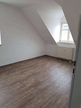 Wohnzimmer - 3 Zimmer Etagenwohnung in Eisenberg