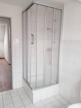 Badezimmer / Dusche - Etagenwohnung mit 60,00 m&sup2; in Eisenberg zur Miete