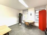 Büro 3 Besprechung m Fenstern - 