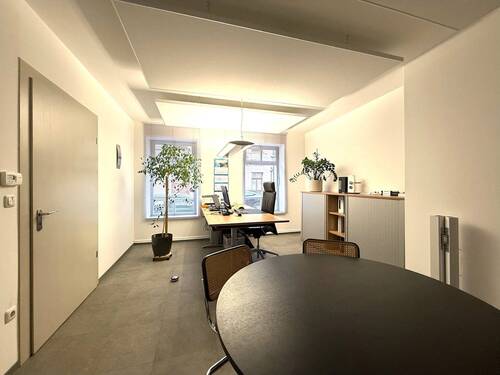 Büro 1 komplett - attraktive Büro-Praxisräume im EG - barrierefrei