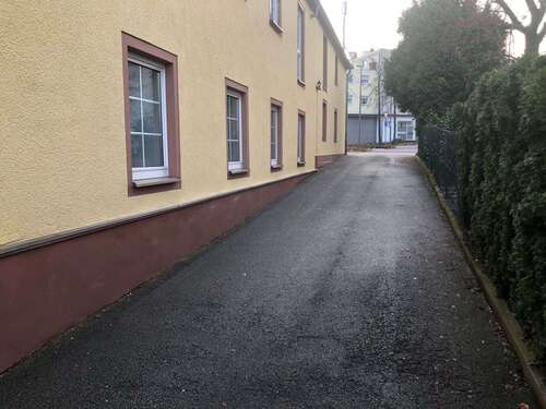 Zufahrt Stellplätze - Büro in Warburg