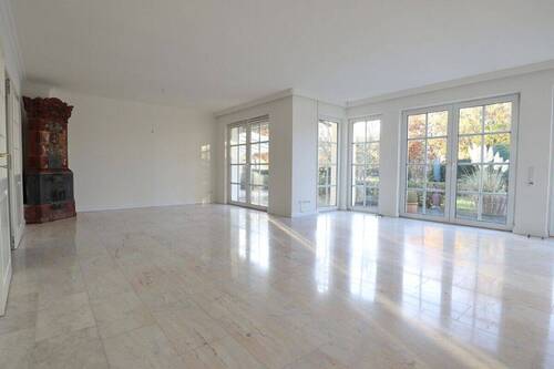 Wohnzimmer mit Kamin - 