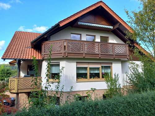 Seitenansicht - 7 Zimmer Mehrfamilienhaus, Wohnhaus zum Kaufen in Diemelstadt-Wrexen