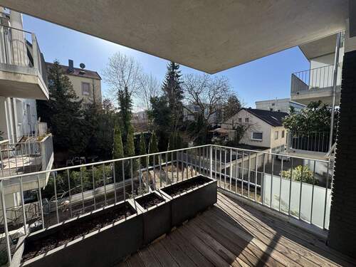 Balkon - 3 Zimmer Etagenwohnung in Kaiserslautern