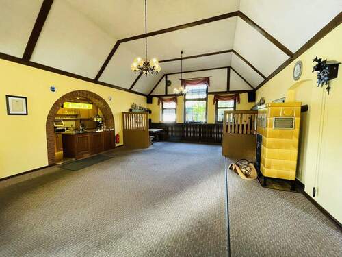 Restaurant - 1 Zimmer Mehrfamilienhaus, Wohnhaus zum Kaufen in Oderberg