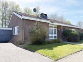 Vorderansicht - Raum für Leben, Ruhe und Zukunft - Bungalow im Bieterverfahren im Ahlener Westen!