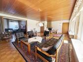 Wohnzimmer mit Bibliothek - 