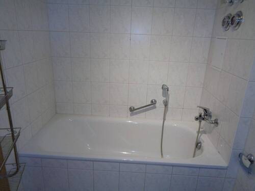 10 Bad - 2 Zimmer Etagenwohnung in Plauen