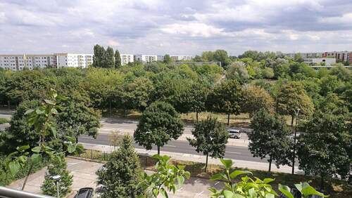 Straßenseite - 3 Zimmer Etagenwohnung in Berlin