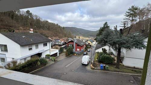 Aussicht_Loggia - 3 Zimmer Etagenwohnung zum Kaufen in Bad Dürkheim
