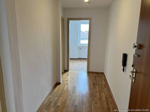 Flur - Etagenwohnung mit 54,00 m&sup2; in Rosenheim zum Kaufen
