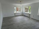 Wohnzimmer - 3 Zimmer Wohnung mit Balkon! - 700,00&nbsp;EUR Kaltmiete, ca.&nbsp; 90,00&nbsp;m&sup2;&nbsp;Wohnfl&auml;che