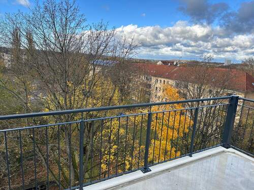 Ausblick - 3 Zimmer Etagenwohnung zur Miete in Chemnitz