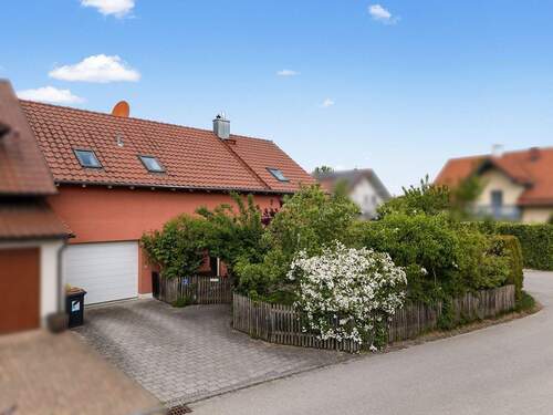 Garage und Stellplatz - Doppelhaushälfte mit 158,00 m² in Eresing zur Miete