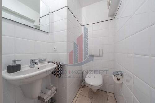 darunter auch das Gäste-WC - 